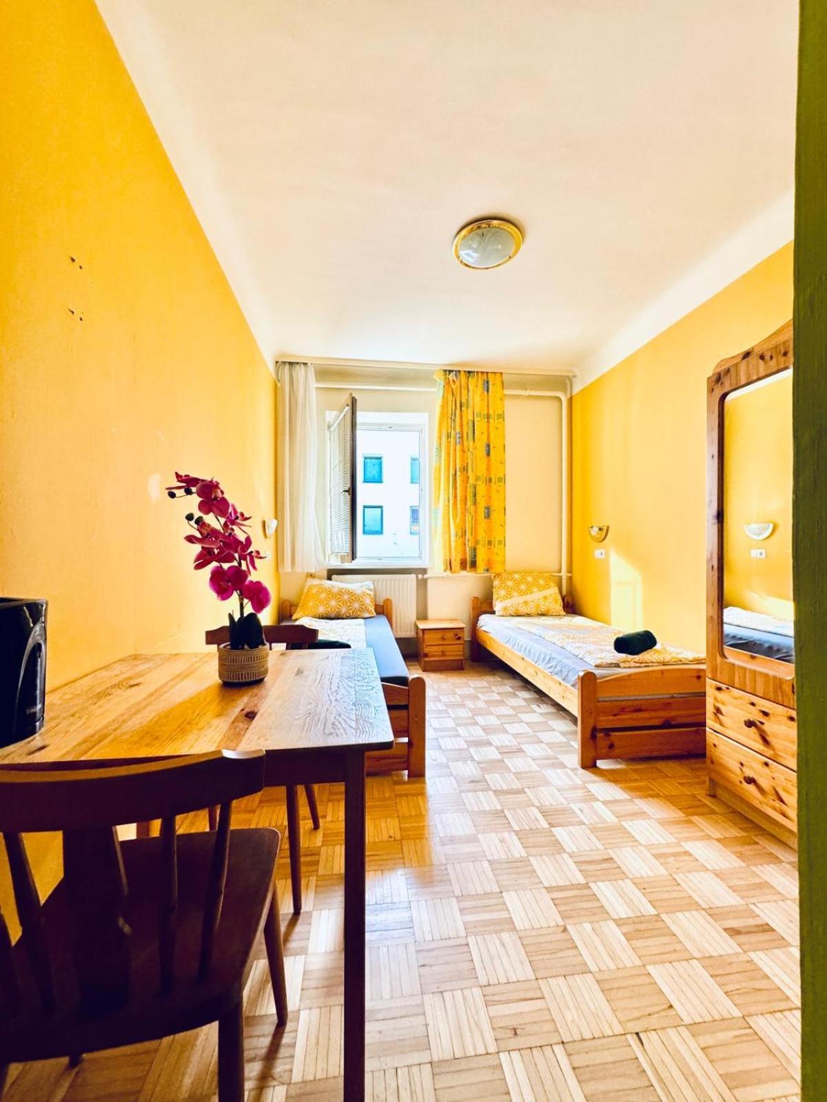 Affordable Central Rooms, 10-Min To Lugner City فيينا المظهر الخارجي الصورة